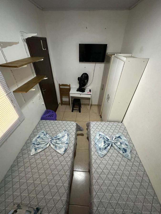 Habitación en casa particular Deluxe Em Foz Piscina Wifi Estacionamento Cozinha E Ar Foz do Iguaçu