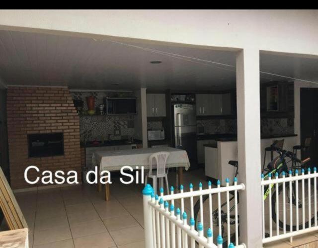Habitación en casa particular Deluxe Em Foz Piscina Wifi Estacionamento Cozinha E Ar Foz do Iguaçu